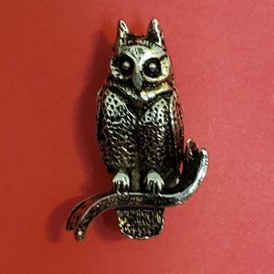 Vintage 1960s Standing Owl Pin